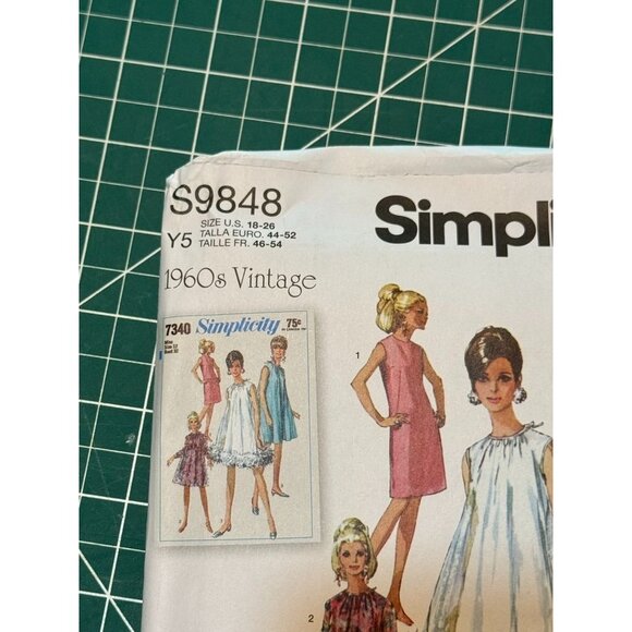 1960s Vintage Simplicity Sewing Pattern S9848 Misses Robes Dresses Size Y5 U.S. - Picture 2 of 4